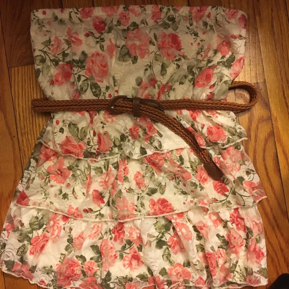 NWOT floral ruffle belted tube top
